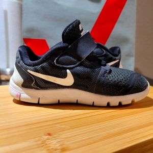 Nike Free 8.0 toddler shoe